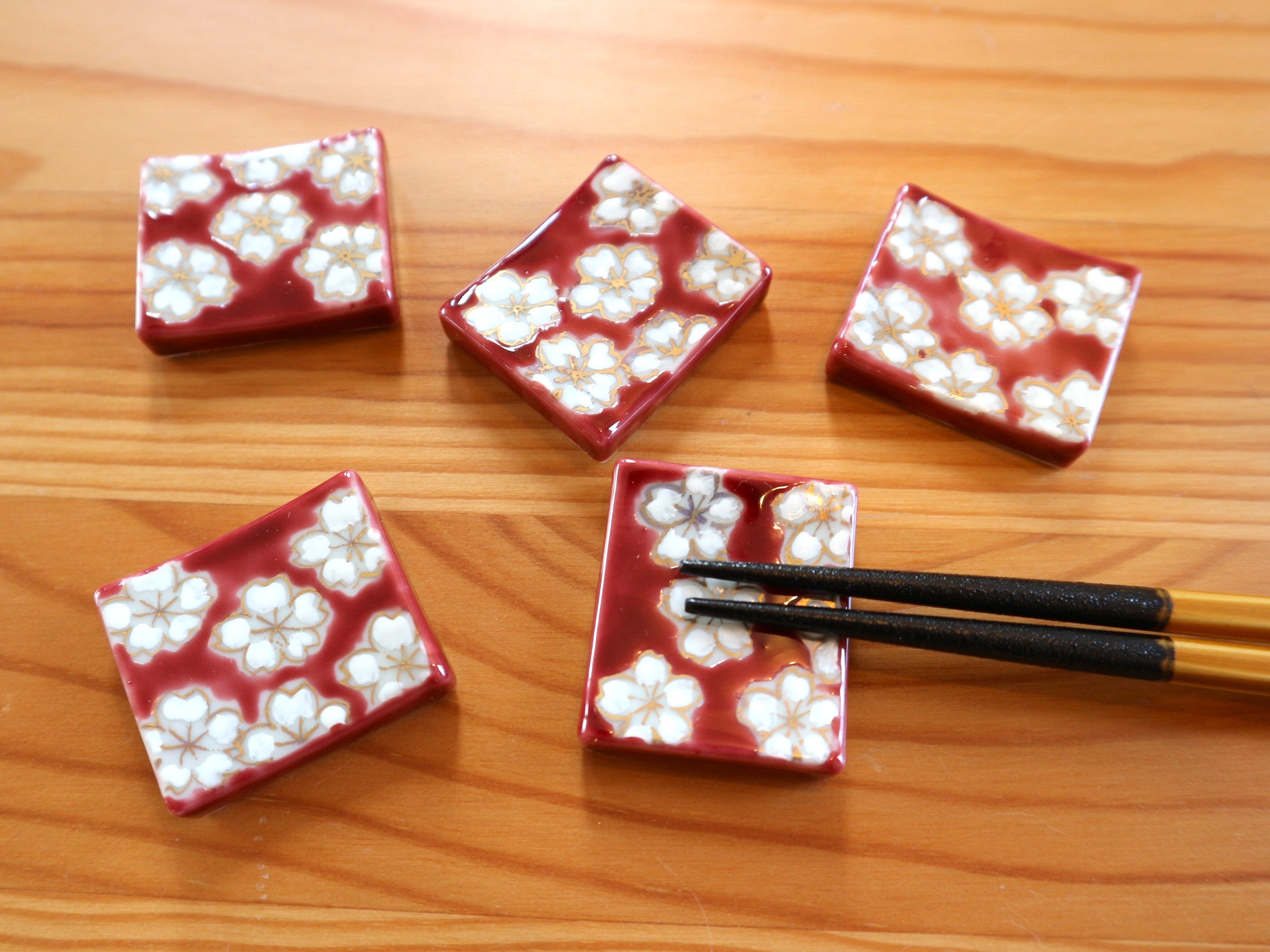 箸置き 桜 紫濃｜京焼・清水焼のうつわ 東五六 – Tohgoro Kyoto