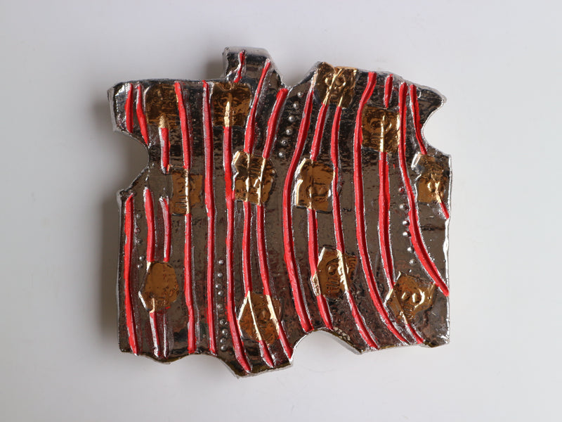 赤いスクラッチ陶板　　　　　　　　Red Scratch Panel