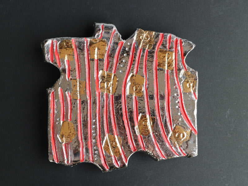 赤いスクラッチ陶板　　　　　　　　Red Scratch Panel