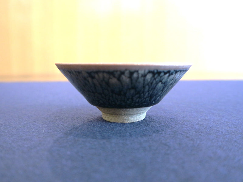耀変油滴天目 盃 – Tohgoro Kyoto
