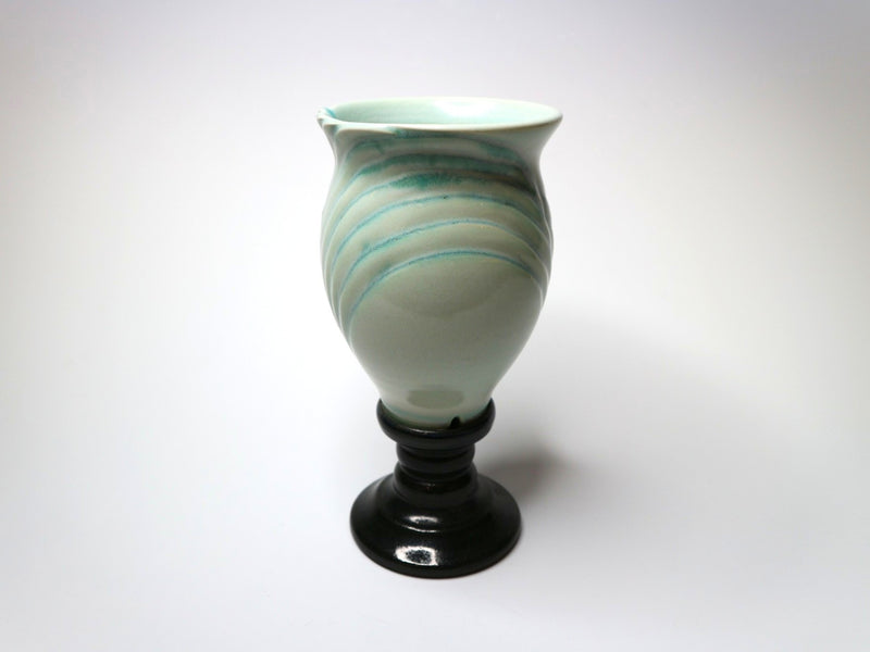宋代青瓷高足杯、淡い緑色の脚付きカップ 高足花器 淡緑鎬彫｜お部屋を彩るうつわ｜芦田直人 – Tohgoro Kyoto