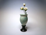 高足花器　淡緑鎬彫