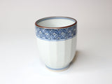Teacup with auspicious small pattern on the rim | Yamamoto Ichiraku