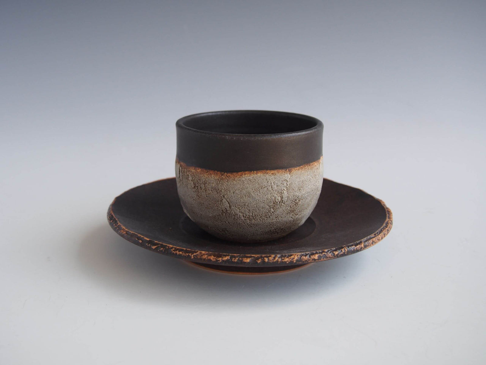 黒彩（デミタス碗皿・丸型 ）｜小山研一 – Tohgoro Kyoto