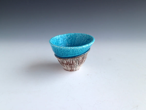 殻酒器　No.27　“Shell 25-27”